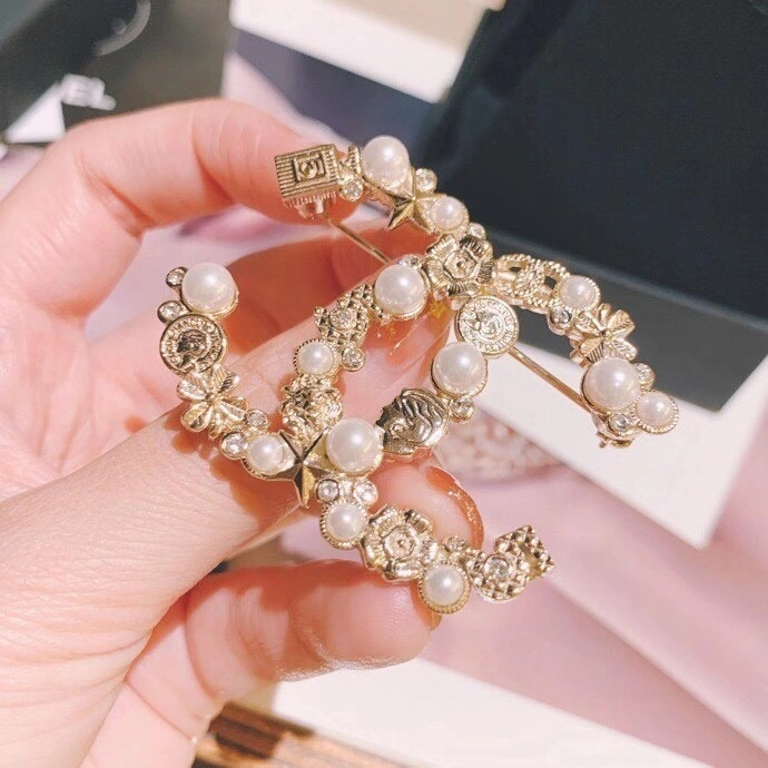Chanel Brooches Refined 220380