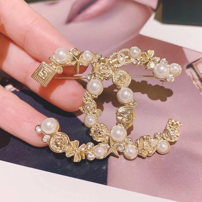 Chanel Brooches Refined 220380