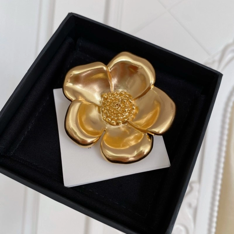 ZeroBulk Chanel Brooches 220298