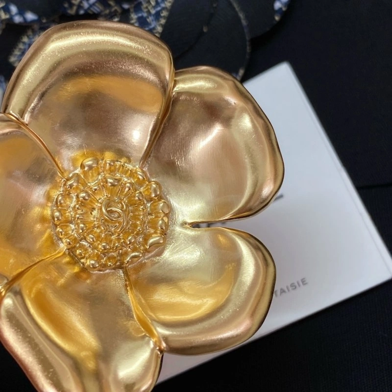 ZeroBulk Chanel Brooches 220298