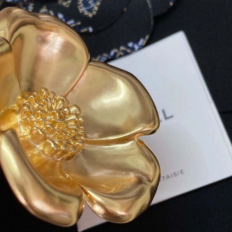 ZeroBulk Chanel Brooches 220298