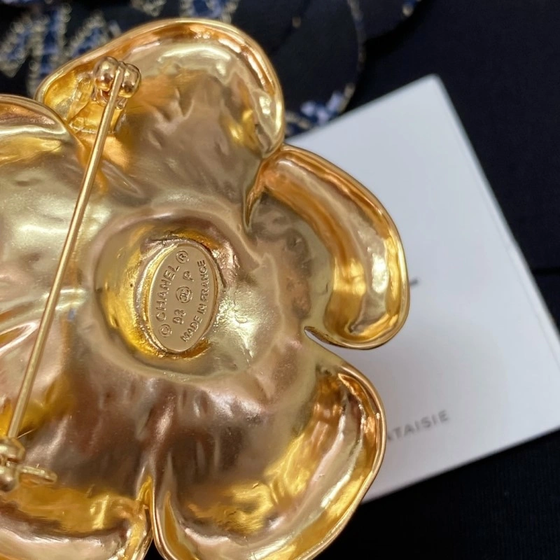 ZeroBulk Chanel Brooches 220298