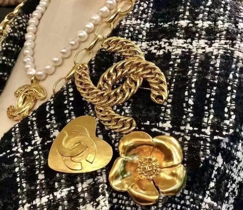 ZeroBulk Chanel Brooches 220298