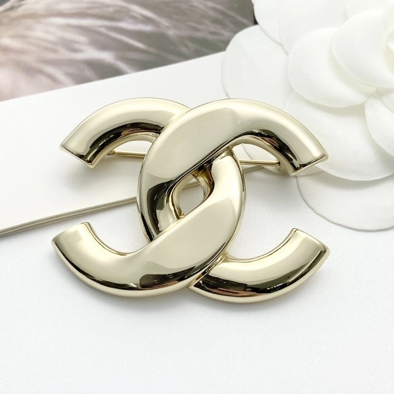 Supportive Chanel Brooches 220301