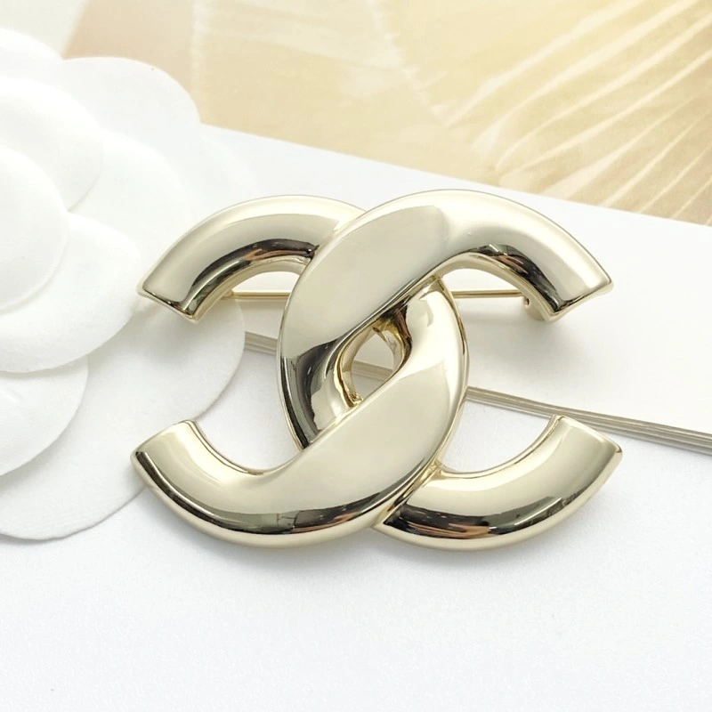 Supportive Chanel Brooches 220301