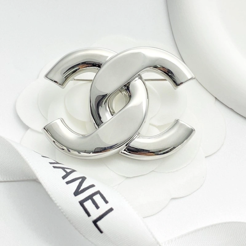 Chanel Brooches Stylish 220302