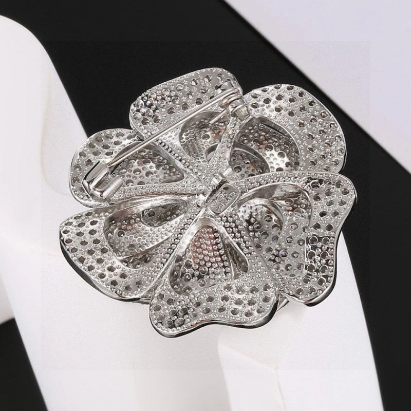 FashionForward Chanel Brooches 220287