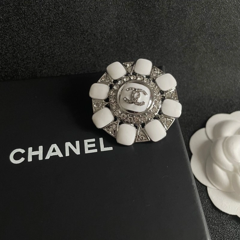 Chanel Brooches Lightweight 220281