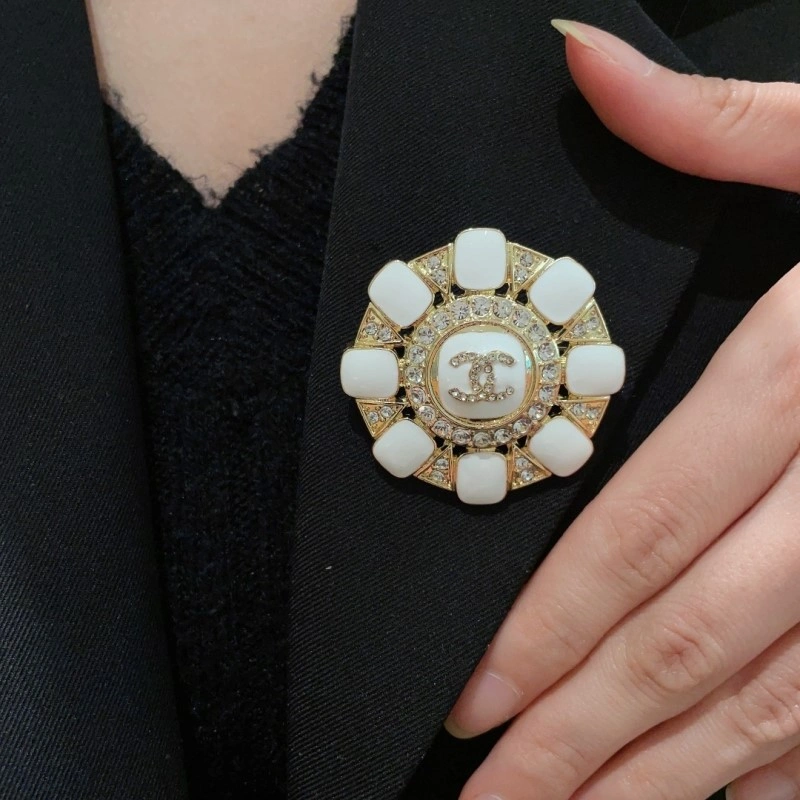 QuickDry Chanel Brooches 220296