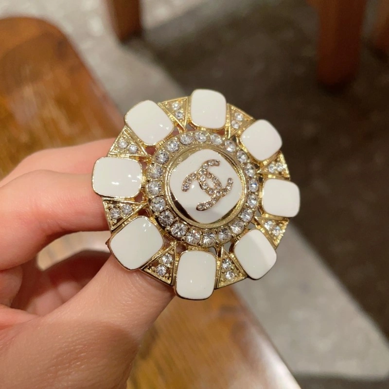 QuickDry Chanel Brooches 220296