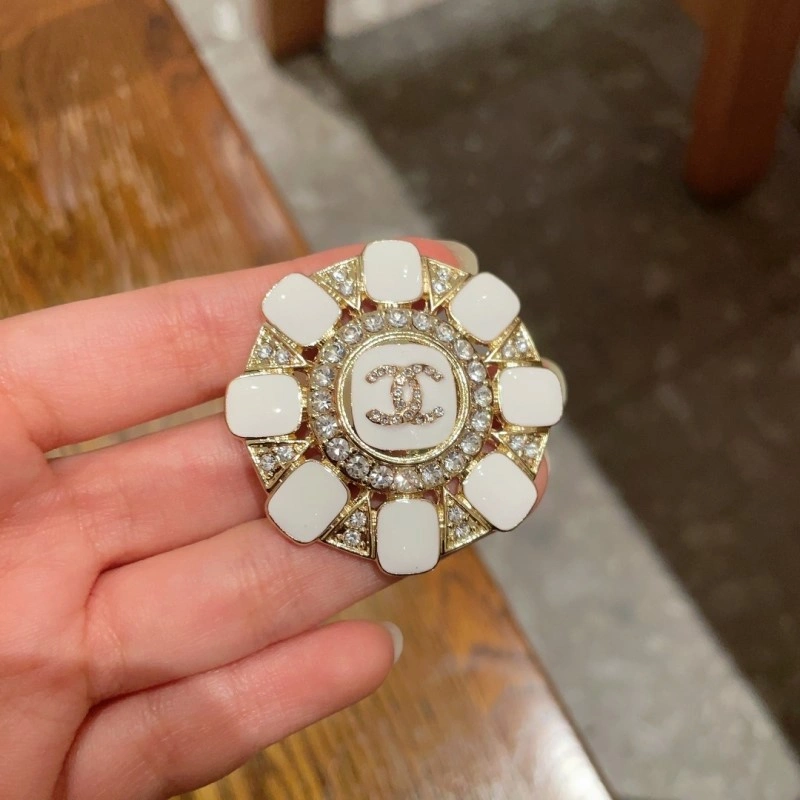 QuickDry Chanel Brooches 220296