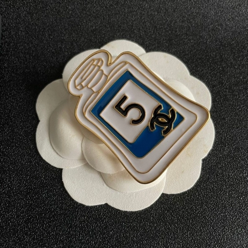Elegant Chanel Brooches 220293