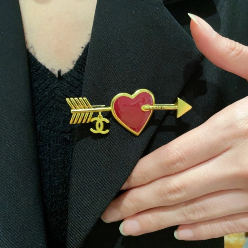 Bold Chanel Brooches 220284