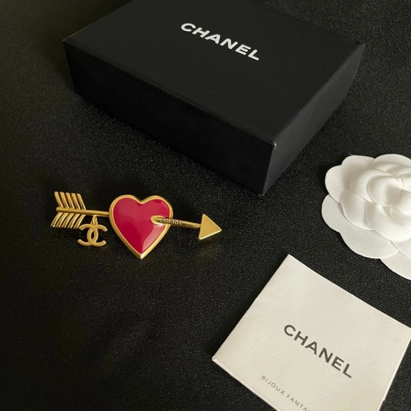 Bold Chanel Brooches 220284
