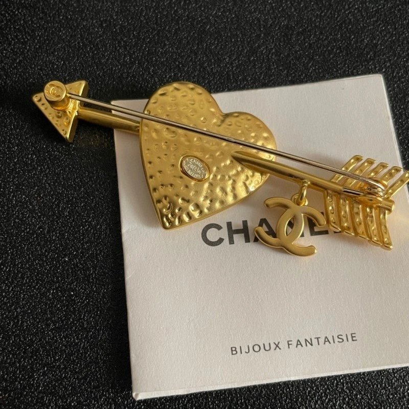 Bold Chanel Brooches 220284