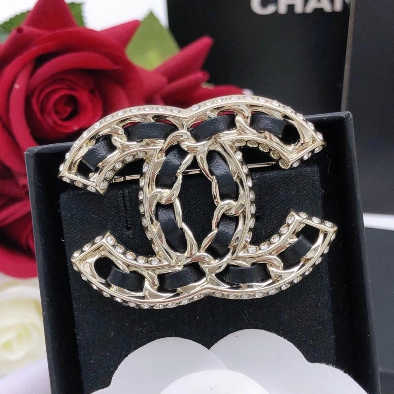 Chanel Brooches Casual 220289