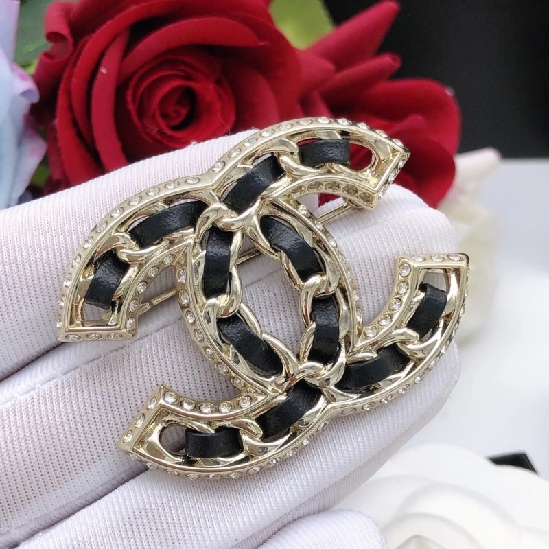 Chanel Brooches Casual 220289