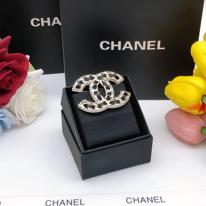 Chanel Brooches Casual 220289