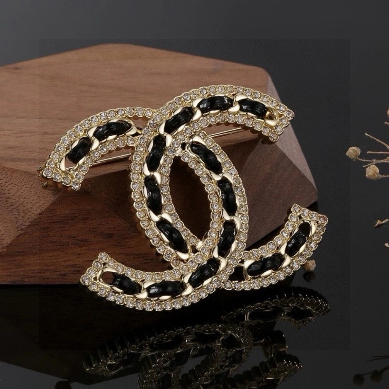 Chanel Brooches Unisex 220290