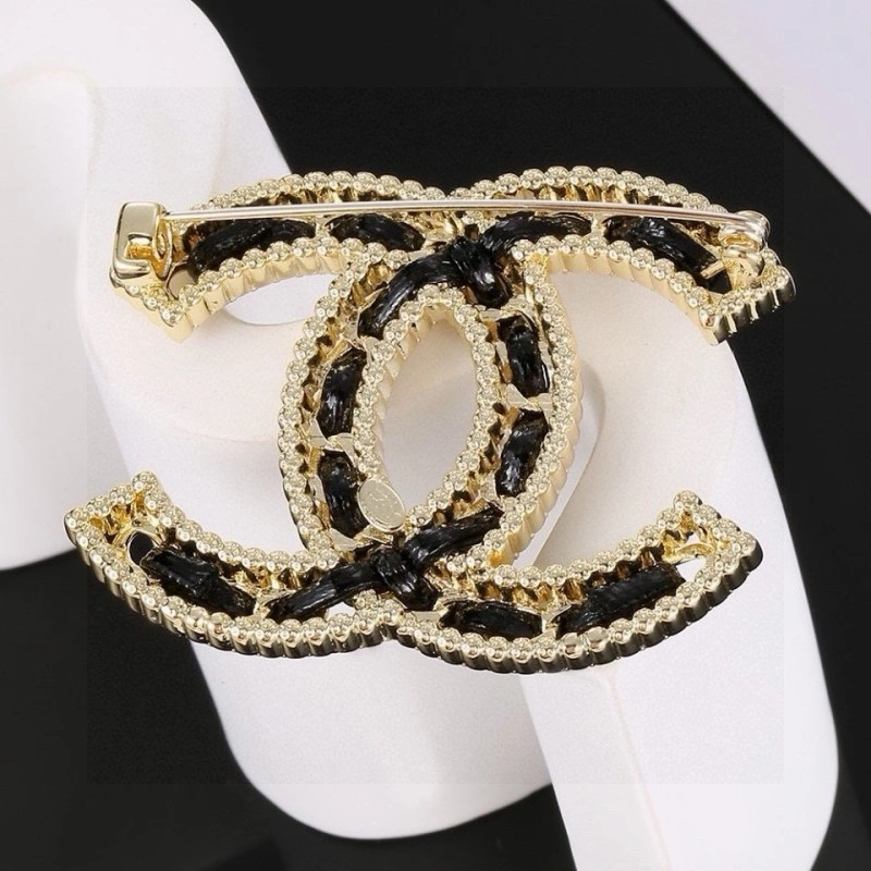 Chanel Brooches Unisex 220290