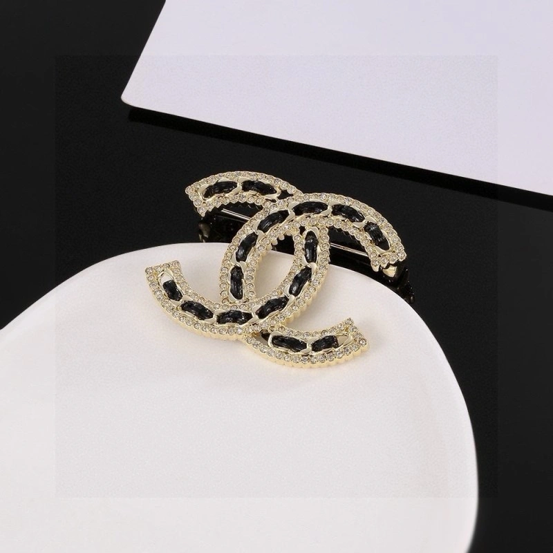 Chanel Brooches Unisex 220290