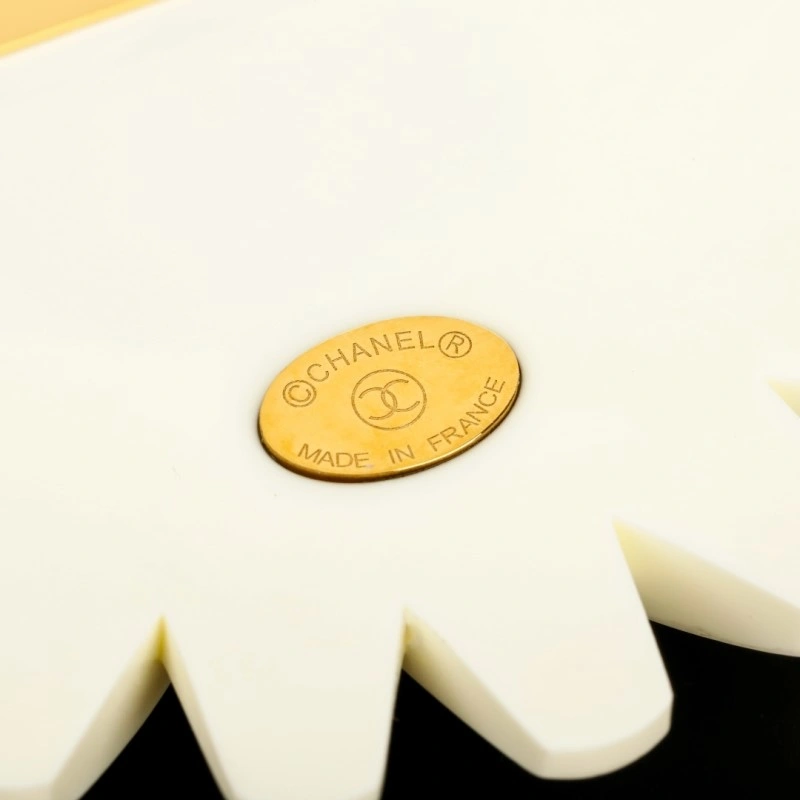 Classic Chanel Brooches 220280