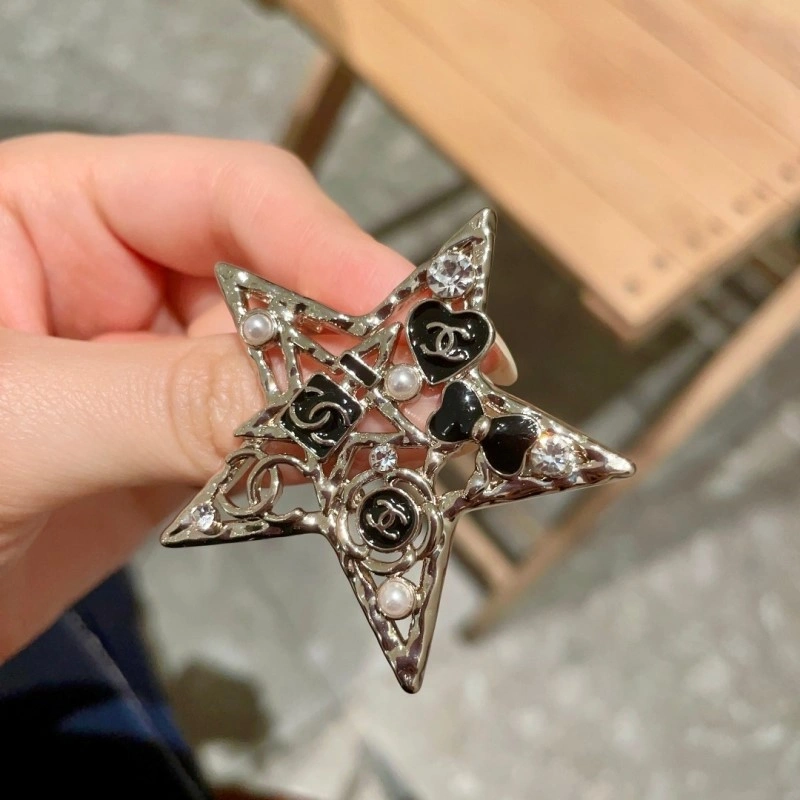 Chanel Brooches TechFriendly 220266
