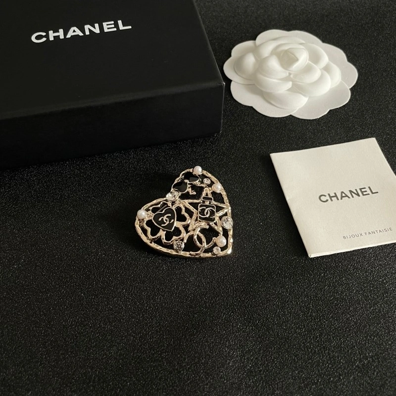 Unique Chanel Brooches 220352