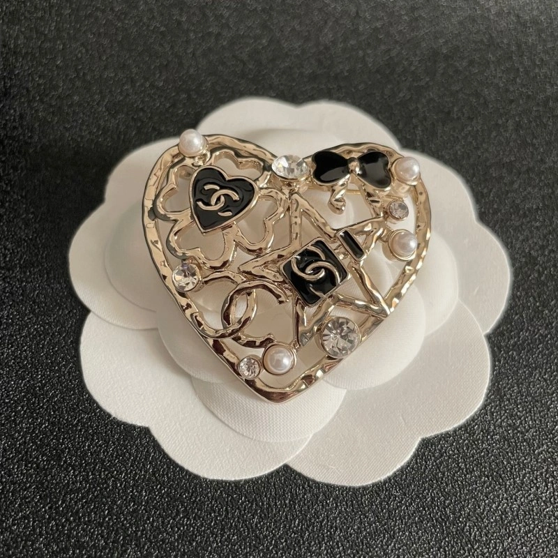 Unique Chanel Brooches 220352