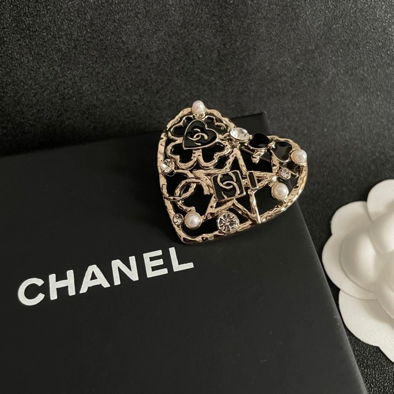 Unique Chanel Brooches 220352