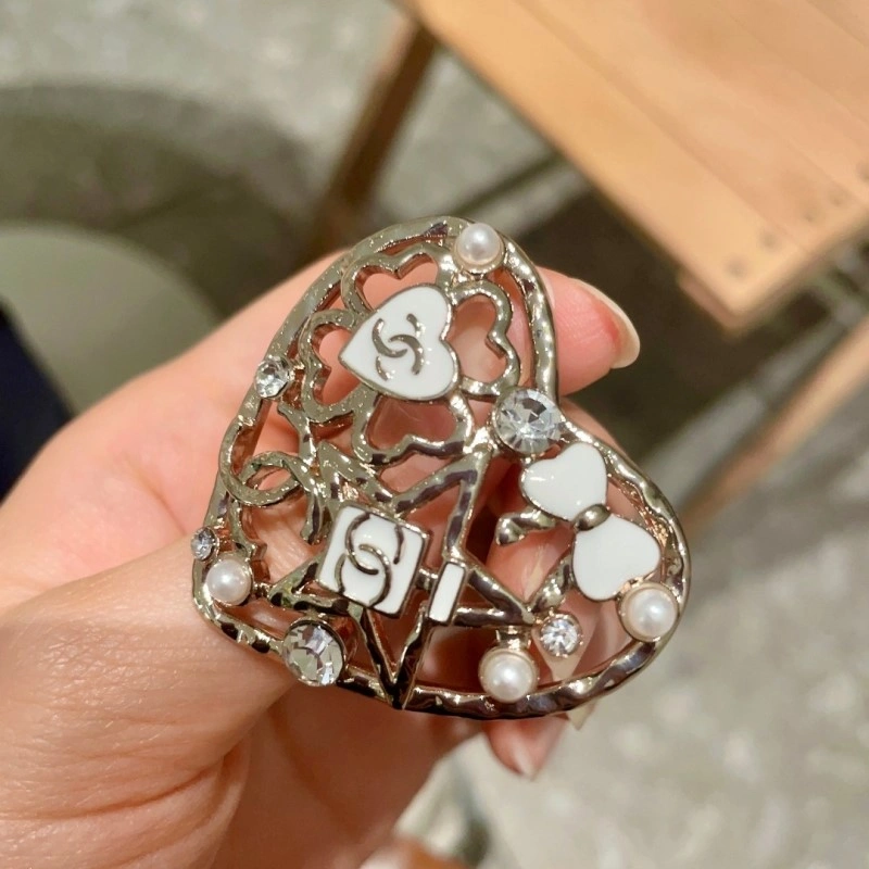 Chanel Brooches Thermal 220283