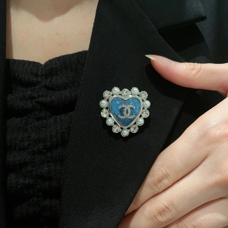 Original Chanel Brooches 220270
