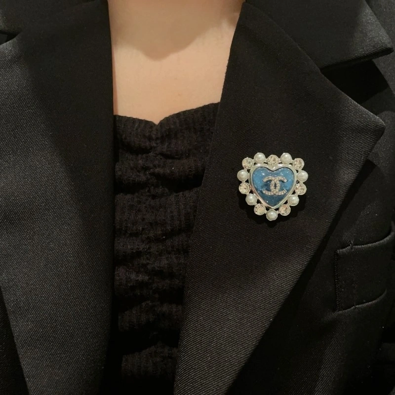 Original Chanel Brooches 220270