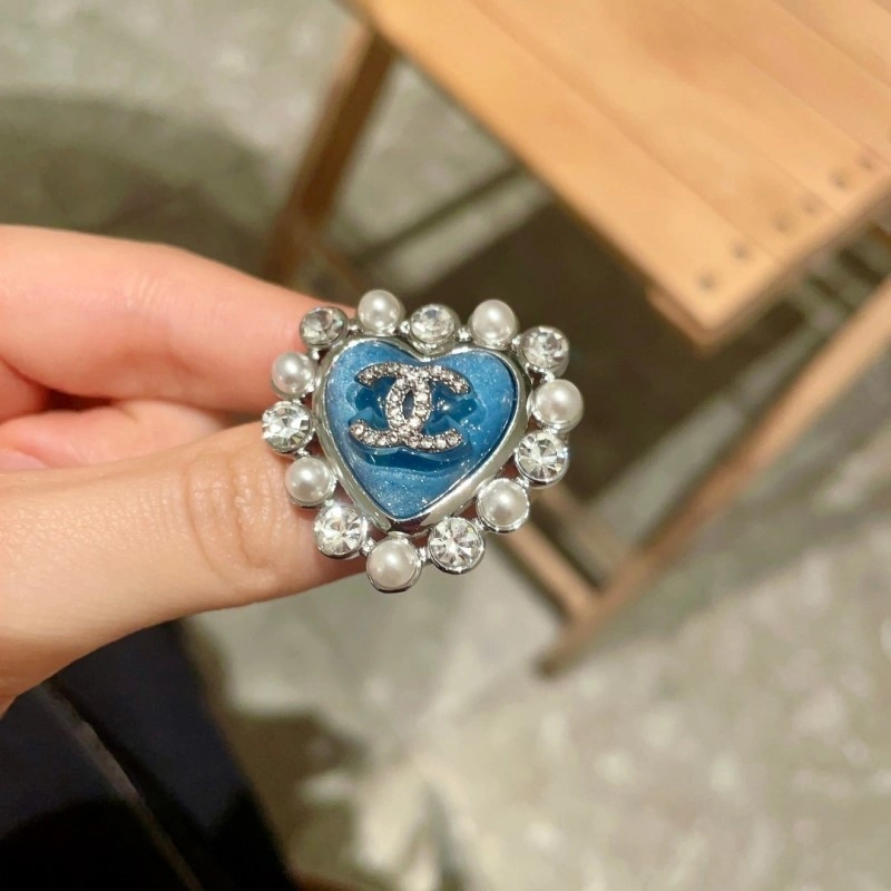 Original Chanel Brooches 220270
