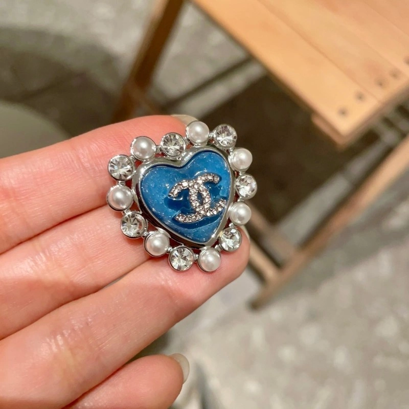 Original Chanel Brooches 220270