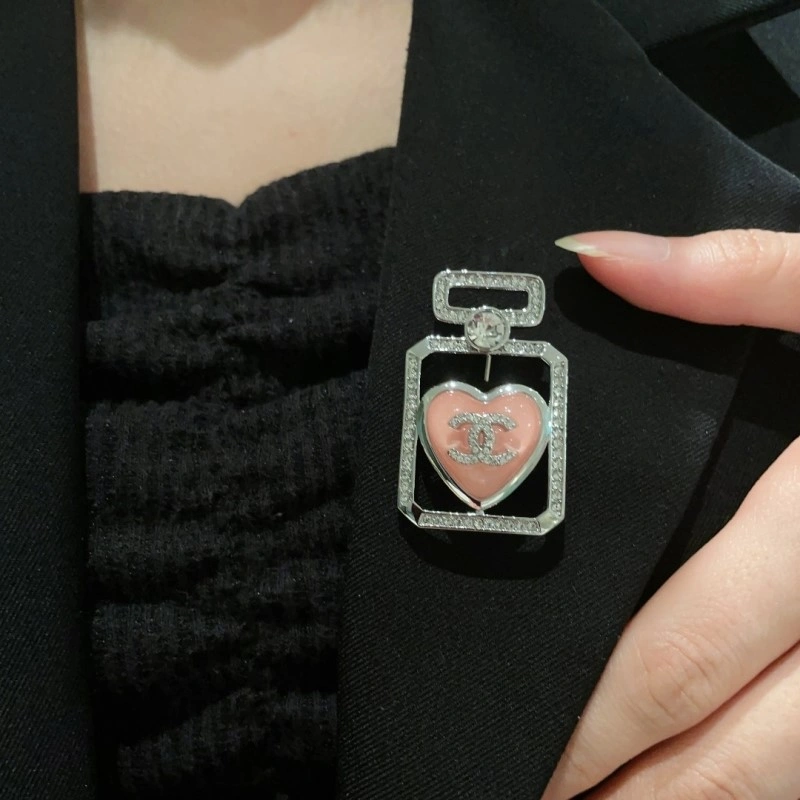Chanel Brooches Breathable 220264