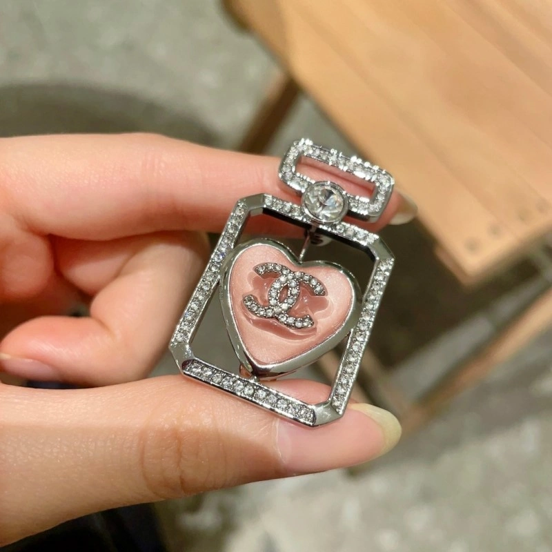 Chanel Brooches Breathable 220264