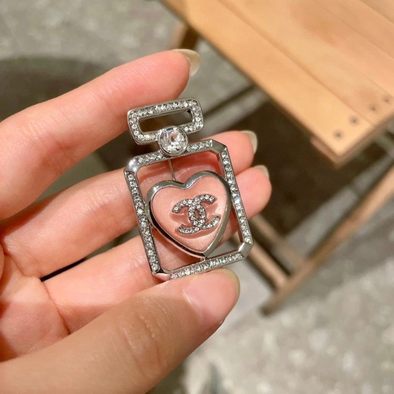 Chanel Brooches Breathable 220264