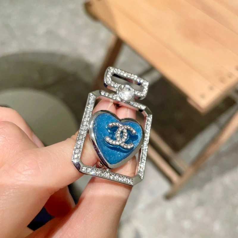 SoftTouch Chanel Brooches 220268