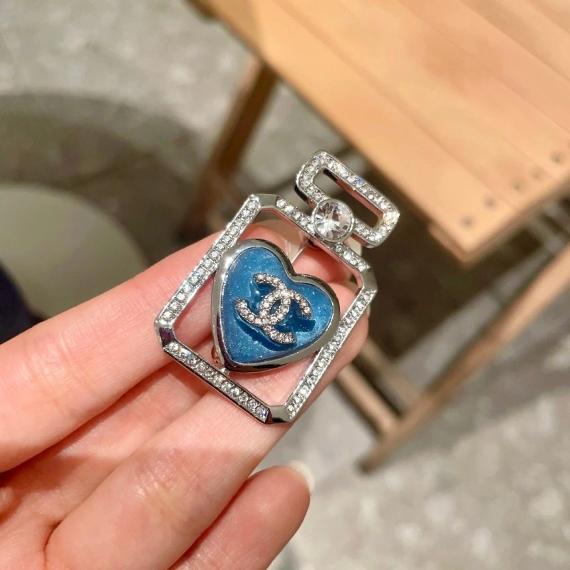 SoftTouch Chanel Brooches 220268