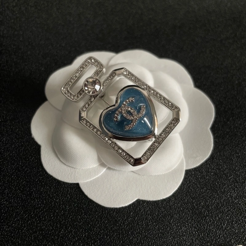 SoftTouch Chanel Brooches 220268