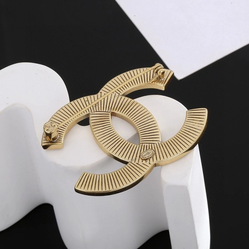 Youthful Chanel Brooches 220269