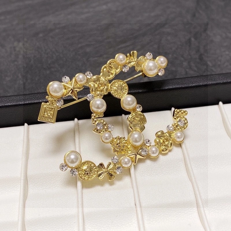 Sustainable Chanel Brooches 220260