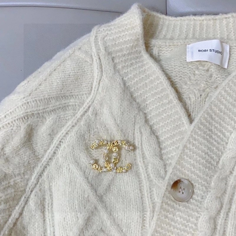 Sustainable Chanel Brooches 220260