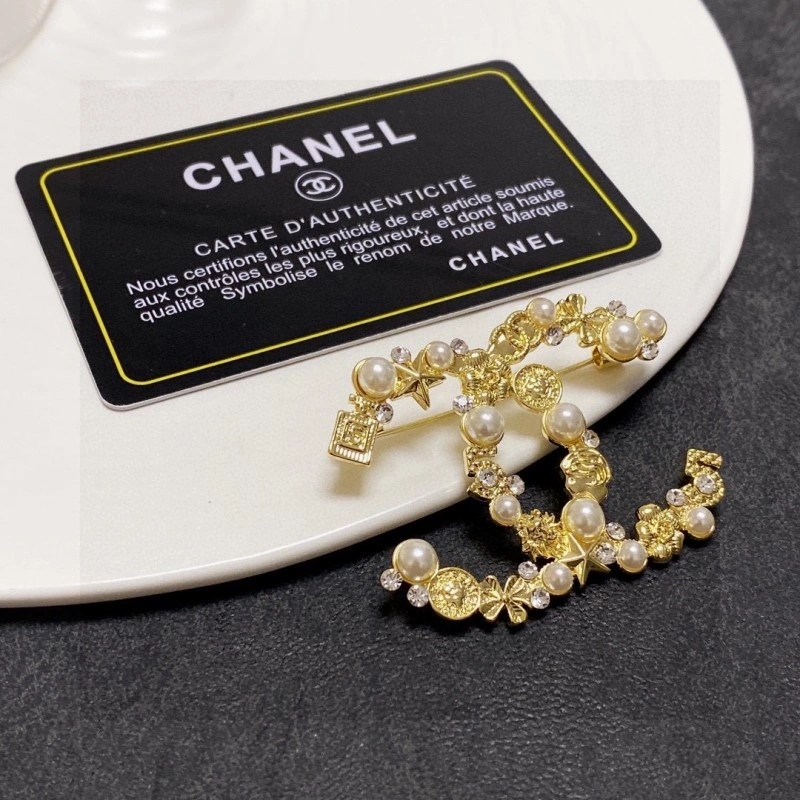 Sustainable Chanel Brooches 220260
