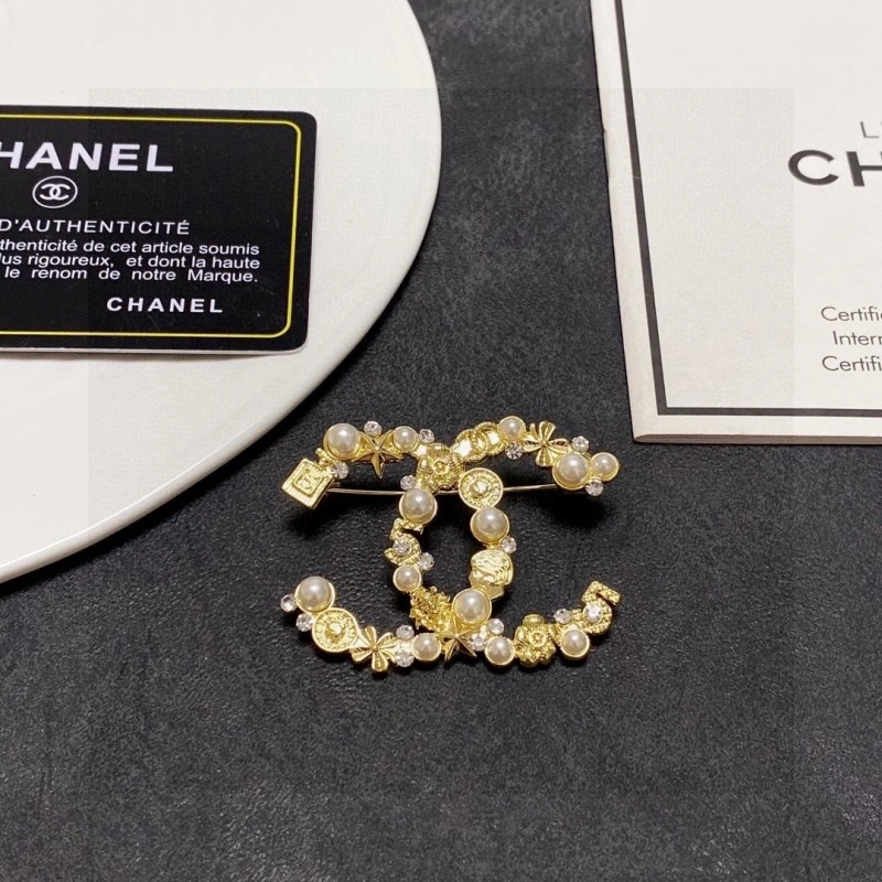 Sustainable Chanel Brooches 220260