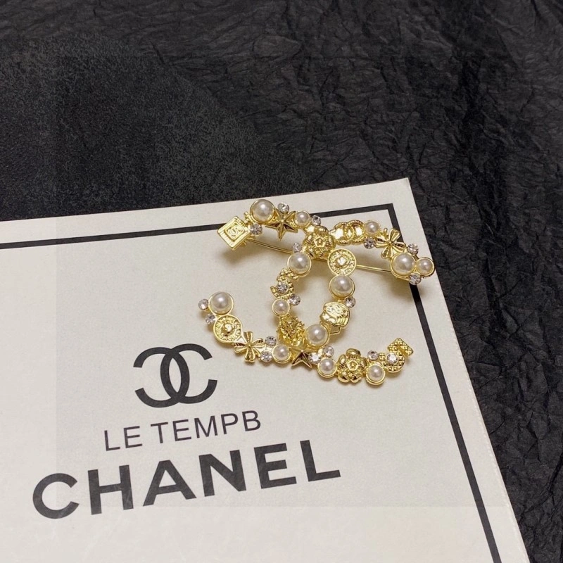 Sustainable Chanel Brooches 220260