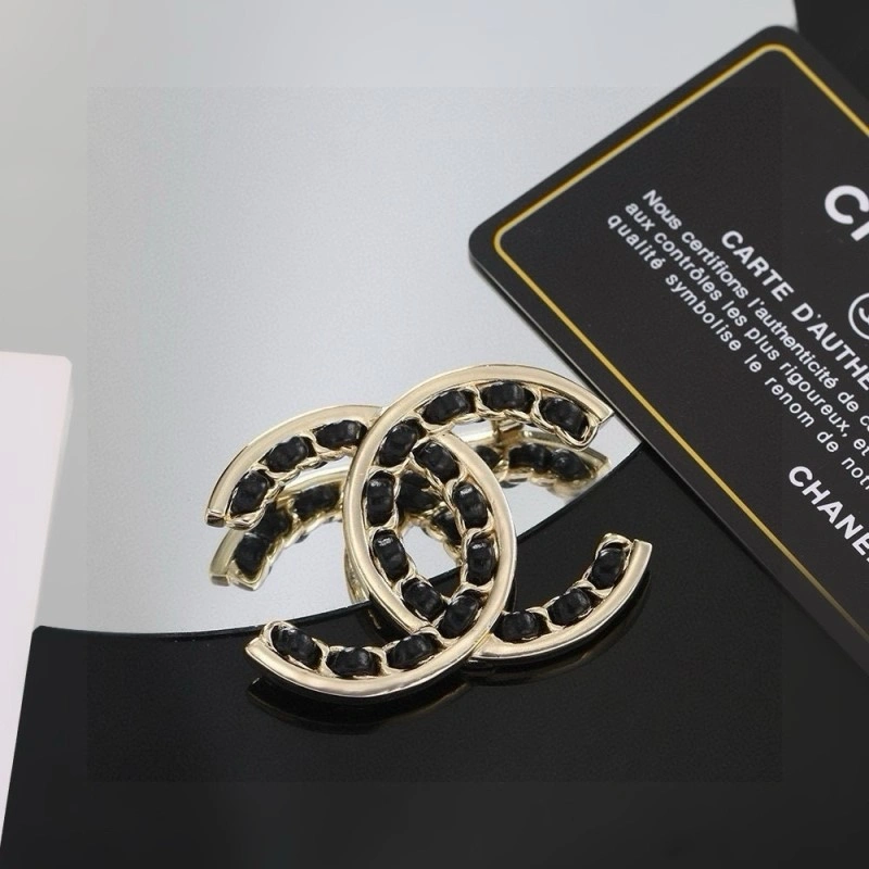 Trendsetting Chanel Brooches 220253