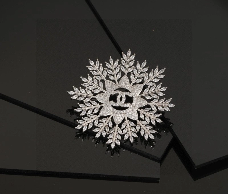 Seasonal Chanel Brooches 220248