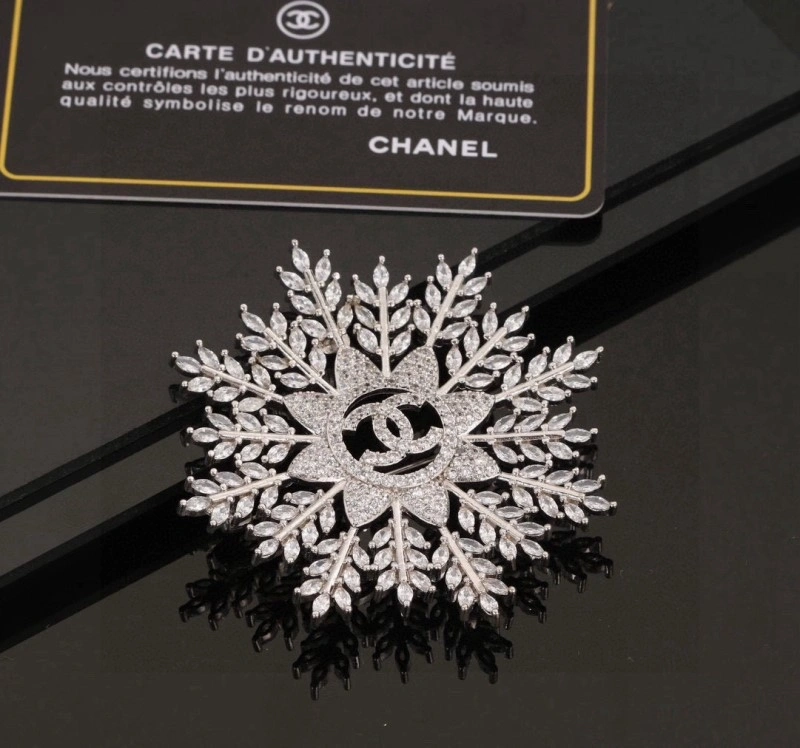 Seasonal Chanel Brooches 220248